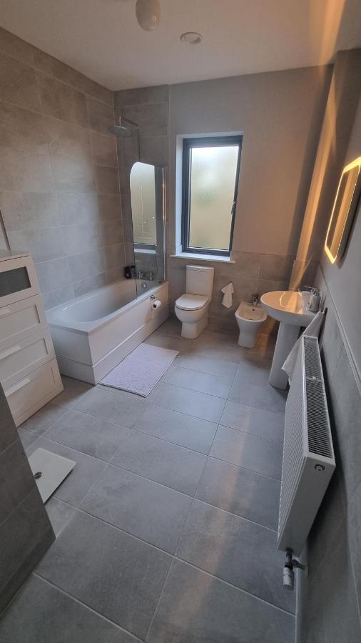 Entire Modern Home With Seaview And Parking Wicklow Esterno foto